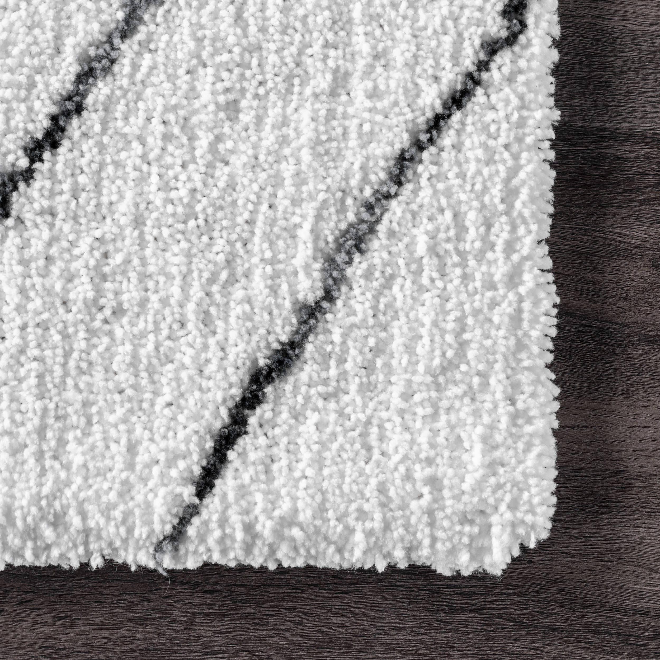 Double Diamond Lattice Shag Rug | White - Image 3